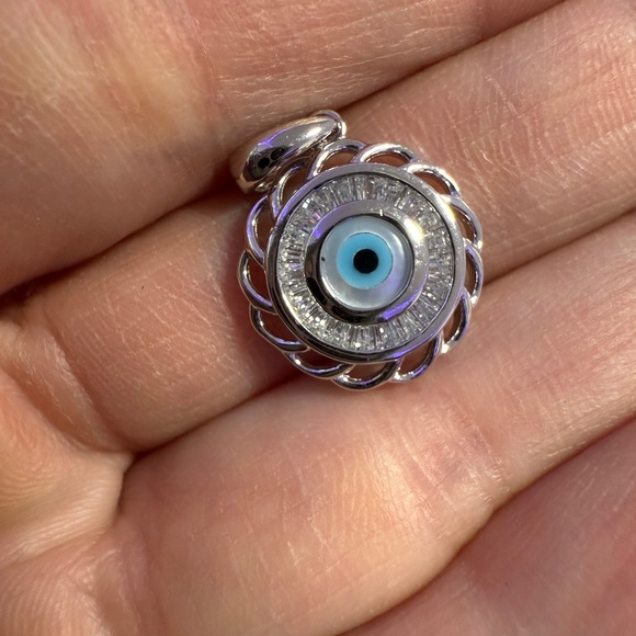 Sterling Silver 925 Italy Circular Eye Pendant - Picture 1 of 3